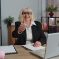 pracownica z działu finansowego
